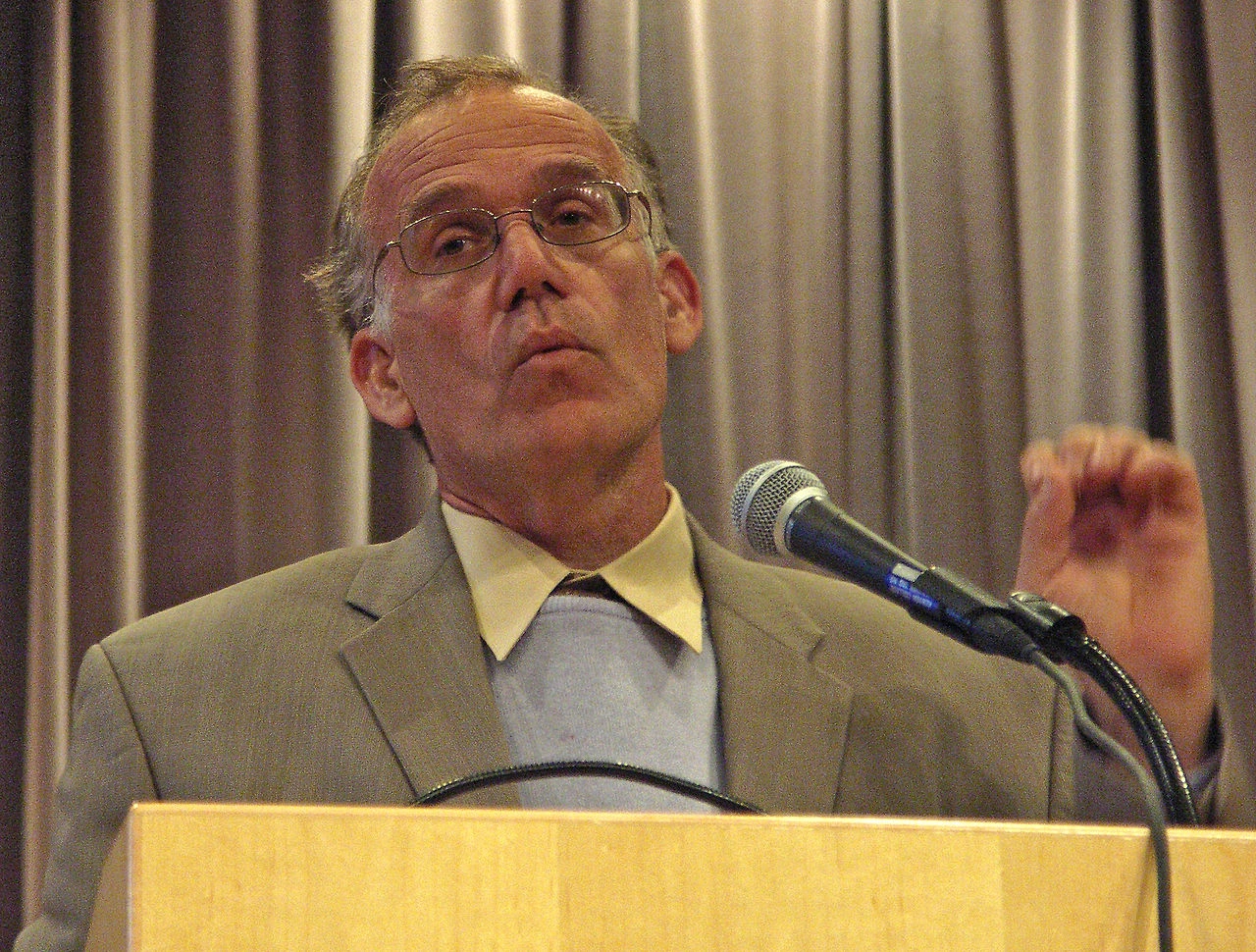 Victor Davis Hanson Net Worth: Estimate Range and How It’s Built